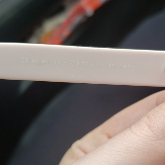 Sunglasses - Picture 4 of 5